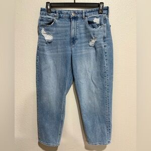 American Eagle Outfitters Light Blue Distressed Curvy Mom Jeans